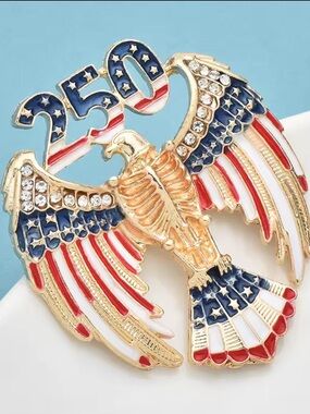 Patriotic Eagle 250 Gold Brooch